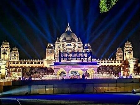 यहां से होगी प्रियंका चोपड़ा की शादी- दुल्हन की तरह सजा जोधपुर का उम्मेद भवन- Latest Pics