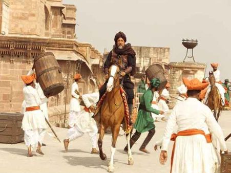 First Look: मणिकर्णिका से सामने आया डैनी का शानदार लुक, इस खतरनाक किरदार में आएंगे नजर