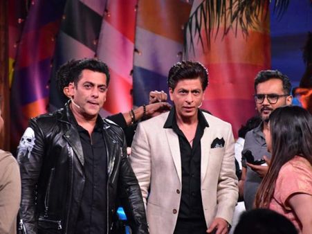 15 December Bigg Boss 12 Live: 'बऊआ' शाहरुख की सरप्राइज एंट्री, सलमान के उड़ गए होश