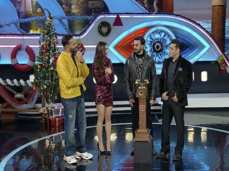 Bigg Boss 12 Live : रणवीर की शादी का सलमान ने उड़ाया मजाक, एलिमिनेशन का महा ट्विस्ट