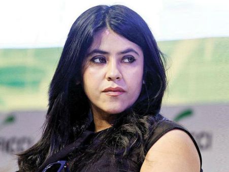 कंगना रनौत- रिपोर्टर की लड़ाई पर एकता कपूर ने जताया खेद, मांगी माफी- एक्ट्रेस पर बैन कायम