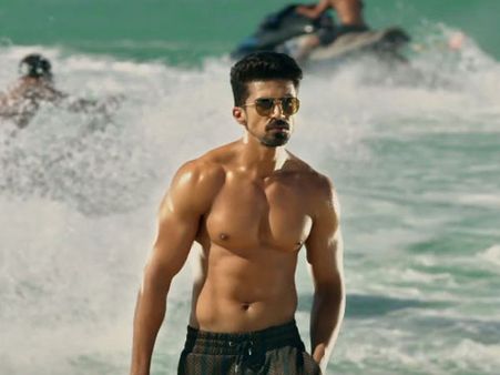 ''रेस 3 में लोगों ने पहली बार मेरी एक्टिंग का मजाक बनाया, मुझे बहुत बुरा लगा था''