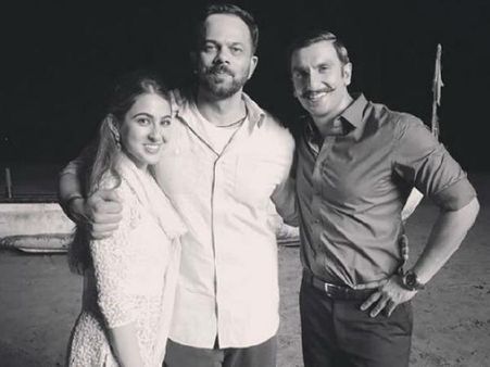 सारा मुझे मेसेज कर के मेरा सर खा गई, उसे सिंबा की हीरोइन बनना था - रोहित शेट्टी
