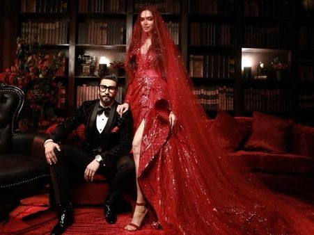 Just IN: दीपिका पादुकोण- रणवीर सिंह रिसेप्शन पार्टी, सामने आई पॉवर कपल की पहली तस्वीर