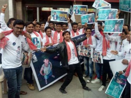 शाहरुख खान की 'जीरो'- 1st Day 1st Show ऐसे देखने पहुंचे फैंस- जबरदस्त क्रेज