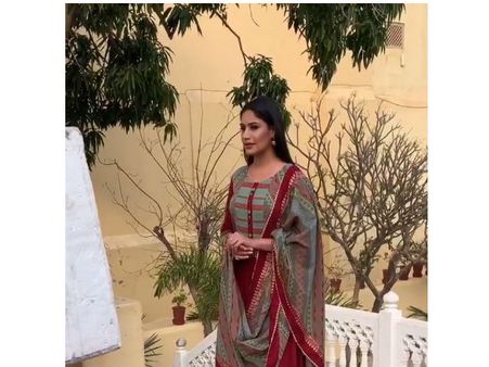 अनिका 'सुरभि चंदना' का ये Video फैंस ने किया Viral, दिल तेजी से धड़कने लगेगा