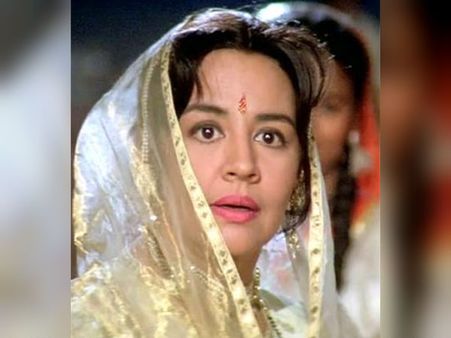 ''अनुपम खेर जैसे एक्टर्स को आज भी दमदार रोल मिलते हैं, जबकि हमें अब सिर्फ मां के रोल मिलते हैं''