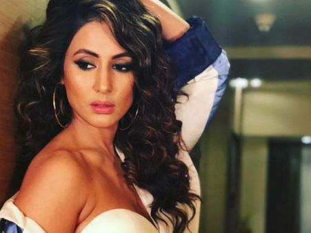 सेक्सी कोमोलिका हिना खान ने मचाया हंगामा, ऐसी तस्वीरें, होश उड़ जायेंगे Viral