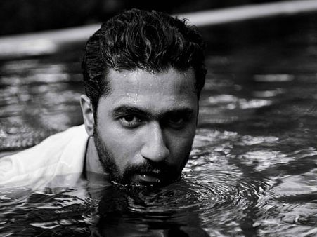 खान या कपूर नहीं, विक्की कौशल हैं लेटेस्ट 'नेशनल CRUSH'- ऐसी हॉट तस्वीरें, ऊफ्फ्फ