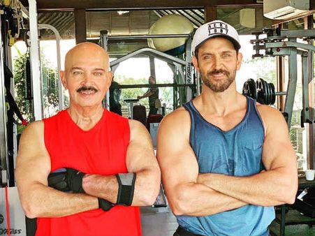 कैंसर से जूझ रहे हैं निर्देशक राकेश रोशन- ऋतिक रोशन ने किया इमोशनल पोस्ट से खुलासा