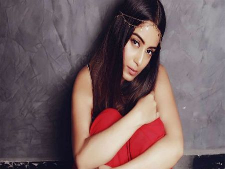 ब्रेकअप के बाद Bigg Boss 12 स्टार 'सृष्टि रोड' ने लगा दी आग, सेक्सी तस्वीरें Leak