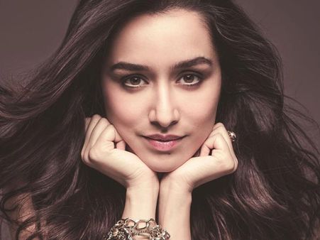 बैक टू बैक फिल्में कर रही हैं श्रद्धा कपूर- साहो के सेट पर ABCD 3 की चल रही है तैयारी!