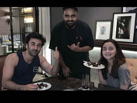 झुंझलाने के बाद रणबीर कपूर ने इस तरह दिया आलिया को वैलेंटाइन सरप्राइज़, बेहद प्यारी तस्वीर