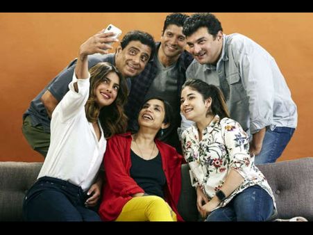 SKY IS PINK: प्रियंका चोपड़ा और फरहान अख्तर की फिल्म- RELEASE डेट का ऐलान