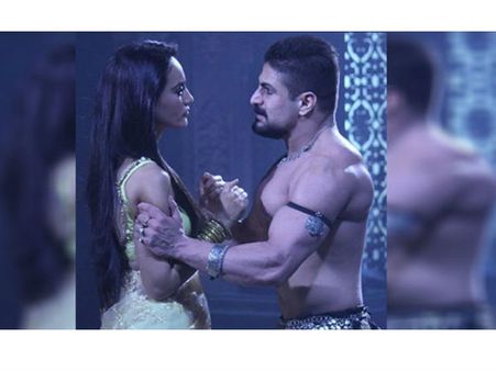 नागिन 3 Spoiler: विष के बाद विक्रांत की मौत, बेला के खिलाफ खतरनाक प्लानिंग !