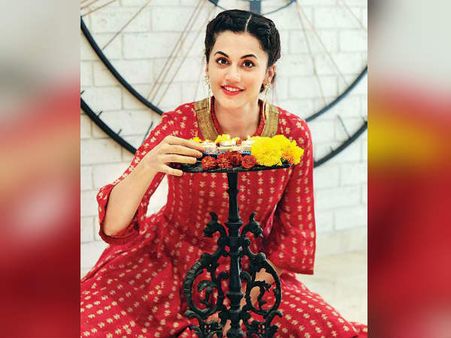 बॉलीवुड के इस KHAN के लिए धड़कता है तापसी पन्नू का दिल- बोलीं 'मैं डेट पर जाना चाहती हूं'