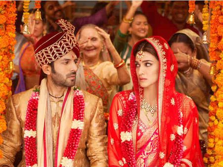 BOX OFFICE: कार्तिक आर्यन के 'लुका छुपी' की शानदार ओपनिंग- जानें पहले दिन का कलेक्शन