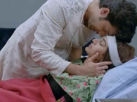 कसौटी ज़िंदगी की 2 Spoiler: अनुराग - कोमोलिका की शादी के पहले ही दिन, तूफान लेकर आ गई प्रेरणा