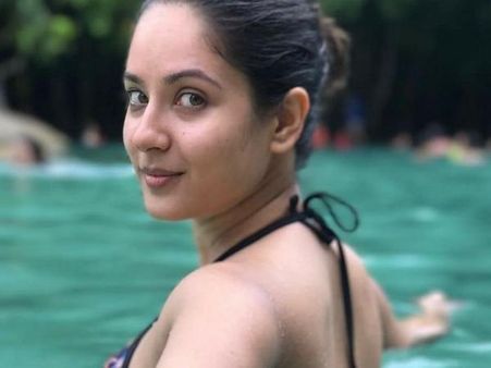 टीवी की पार्वती की इस बिकिनी तस्वीर ने मचा दिया हंगामा,लाखों लोग देख रहे हैं Viral