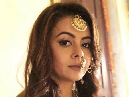 ट्रोल होने के बाद भी गोपी बहू ने कर दी सारी हदें पार, शेयर की बेहद सेक्सी तस्वीर