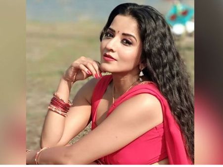 2019 की सबसे सेक्सी तस्वीरें, मोनालिसा ने जब ढाया ऐसा कहर, फैंस ने कहा एक दम बारूद