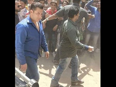 दबंग 3 का धमाकेदार टाइटल ट्रैक- शूटिंग होते होते हो गई LEAK- देंखे वीडियो