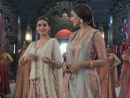 आलिया भट्ट की लग गई क्लास - डायरेक्टर ने 13 बार करवाया एक ही सीन