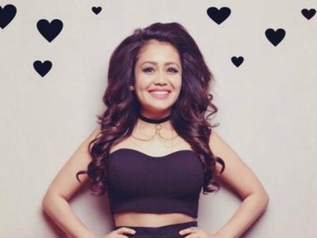 VIDEO सिंगर नेहा कक्कड़ ने बाथरूम में किया ऐसा डांस, 2 करोड़ बार देखा गया वायरल