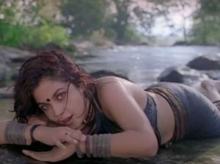 बाहुबली की राजमाता के साथ रोमांस करेंगे अमिताभ बच्चन, रम्या कृष्णन की ये तस्वीरें होश उड़ा देंगी