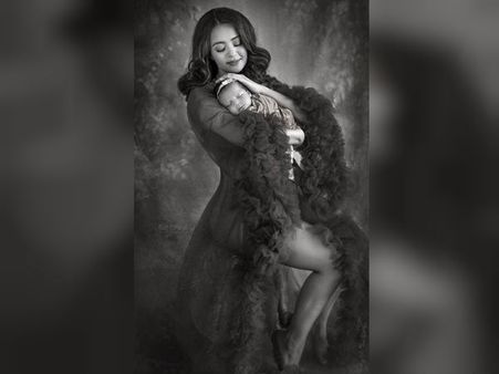 एक्ट्रेस सुरवीन चावला का बेटी के साथ पहला फोटो शूट- देखिए First Look