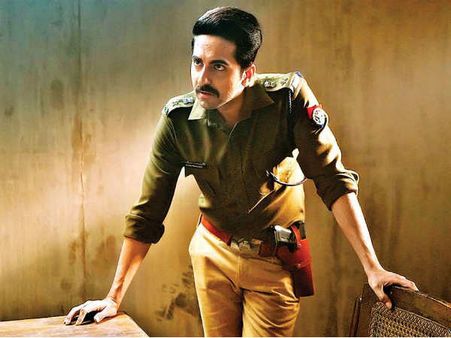 'आर्टिकल 15' फिल्म रिव्यू: जातिवाद का भयानक चेहरा दिखाती है आयुष्मान खुराना की फिल्म