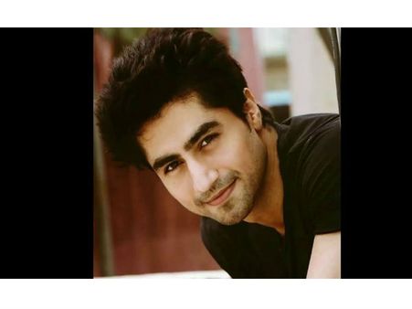 बेपनाह फेम 'हर्षद चोपड़ा' ने पहली बार शेयर की शर्टलेस तस्वीर, फैंस ने कर दिया Viral