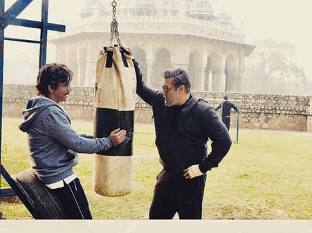 भारत फिल्म से सलमान खान और सुनील ग्रोवर की ये तस्वीर देख जय - वीरू, सोनू - टीटू भूल जाएंगे