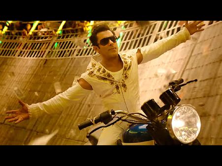 1st Day 1st Show: ब्लॉकबस्टर है सलमान, कैटरीना की 'भारत'- दर्शकों ने दिये 4.5 स्टार