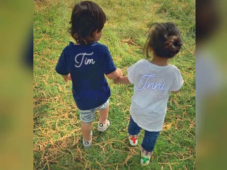 तैमूर और इनाया की Cute तस्वीर ने मचाया हंगामा- सोशल मीडिया पर जमकर वायरल