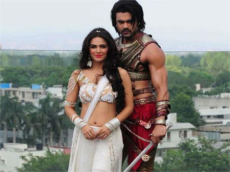 Nach Baliye 9 के सेट पर एक्स कपल के बीच हुई बिग फाइट, बॉयफ्रेंड को दी गाली?