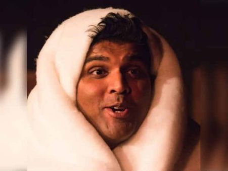 भारतीय मूल के कॉमेडियन नंजूनाथ नायडू दुबई में कर रहे परफॉर्म, स्टेज पर हो गई मौत, लोग हंसते रह गए