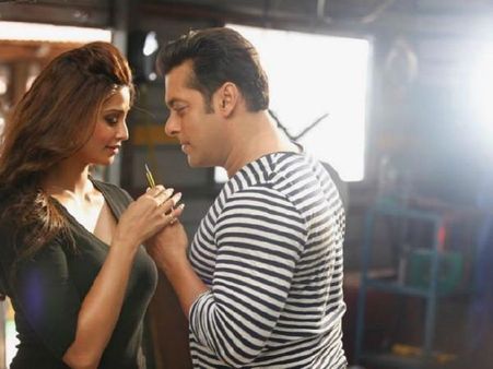 सलमान खान मुझे कभी Bigg Boss 13 में जाने नहीं देंगे, एक्ट्रेस ने किया चौंकाने वाला खुलासा !