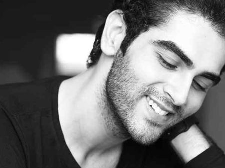 मिलिए दोस्ताना 2 के तीसरे हीरो से, डेब्यू के लिए तैयार है ये स्टारकिड