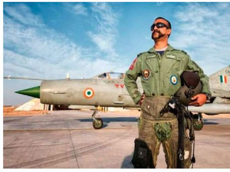 विंग कमांडर अभिनंदन पर फिल्म , अजय देवगन- अक्षय नहीं इस सुपरस्टार का नाम फाइनल !