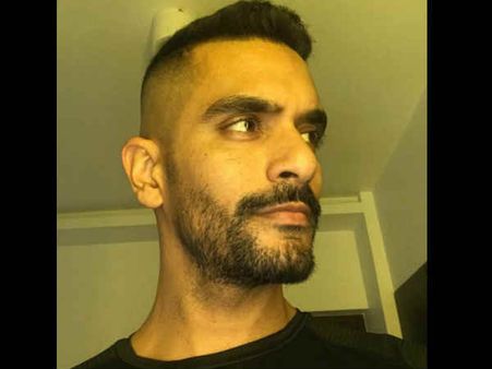 गुंजन सक्सेना बायोपिक कारगिल गर्ल से अंगद बेदी का लुक - बनेंगे जान्हवी कपूर के भाई