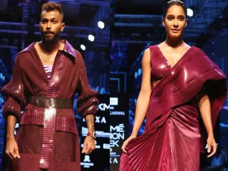 Lakme Fashion Week- लीजा हेडन के साथ हार्दिक पांड्या का जलवा- शानदार Pics वायरल