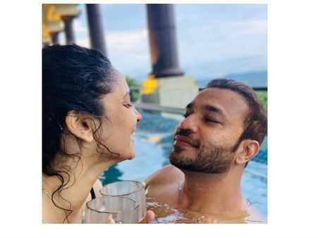 बॉयफ्रेंड के जन्मदिन पर अंकिता लोखंडे ने शेयर की बेहद हॅाट तस्वीरें, जताया अपना प्यार