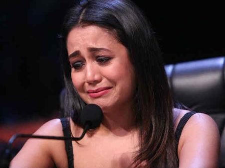 नेहा कक्कड़ के अफेयर की खबरों के बाद सिंगर ने लिखी सुसाईड करने की बात