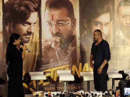 प्रस्थानम ट्रेलर - संजय दत्त ने बताया कैसी प्रोड्यूसर हैं मान्यता दत्त, करण देओल से क्लैश पर की बात