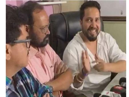 VIDEO पाकिस्तान जाने पर मीका सिंह ने मांगी माफी, गुस्से में कहा 'मेरी मर्जी जहां शो करूं'
