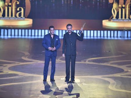 राजकुमार हिरानी ने '3 इडियट्स' के लिए जीता 'बेस्ट डायरेक्टर इन द लास्ट 20 इयर्स' का पुरस्कार!