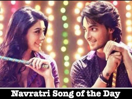 नवरात्रि 2020 Song of the Day - जमकर झूमिए लवयात्री के ढोलीड़ा पर