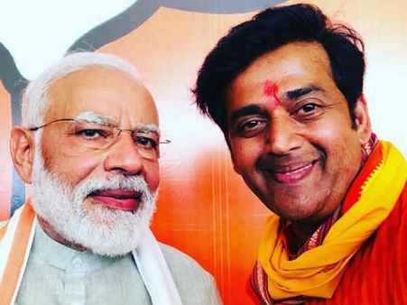 भोजपुरी में पीएम मोदी बायोपिक बनाएंगे रवि किशन, खुद मोदी जी ने दी है सलाह!