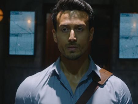 ''मैं वरूण धवन या रणवीर सिंह से मुकाबला करने की सोच भी नहीं सकता''